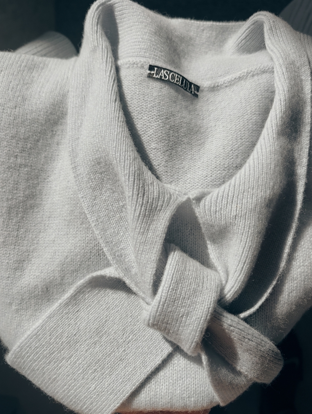 Lascela White Collared Knit Sweater - Women